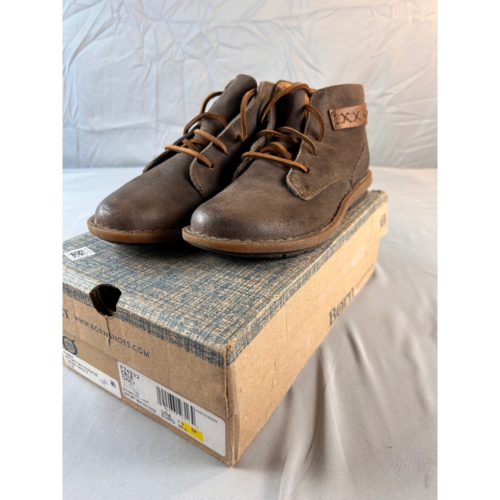 Born Cele Wet Weather Suede Lace Up Ankle Chukka Boots F74922 Mens 7.5 M